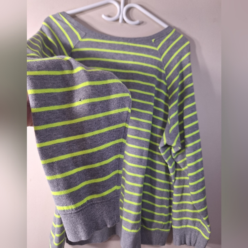Torrid Grey & Neon Yellow Stripe Fleece Raglan Sweatshirt | Size 2 - Picture 7 of 10